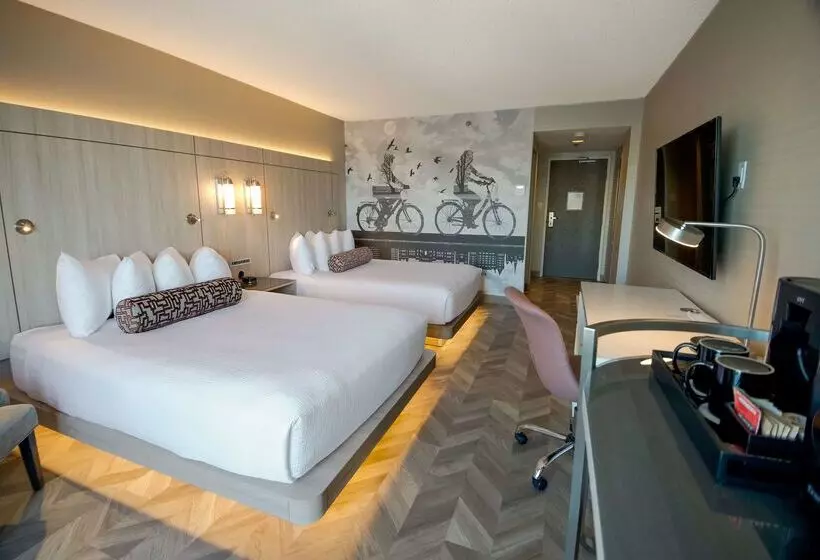 Coast Victoria Hotel & Marina By Apa