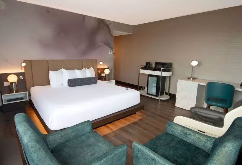 Coast Victoria Hotel & Marina By Apa