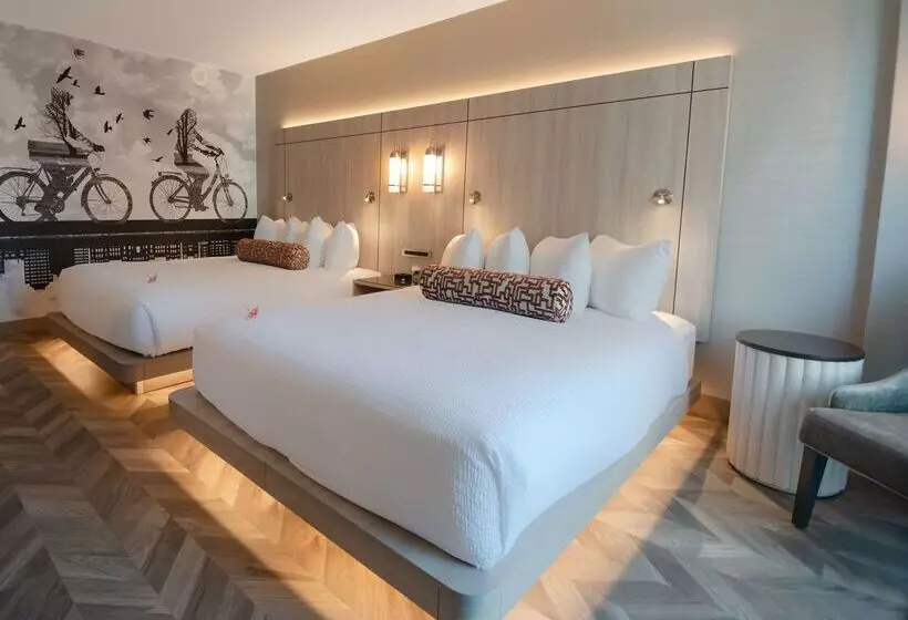 Coast Victoria Hotel & Marina By Apa