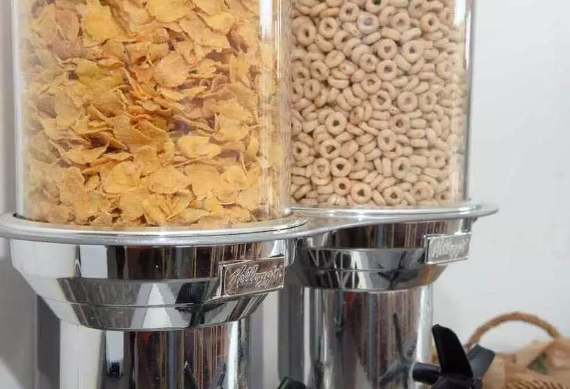 هتل Country View Motor Inn