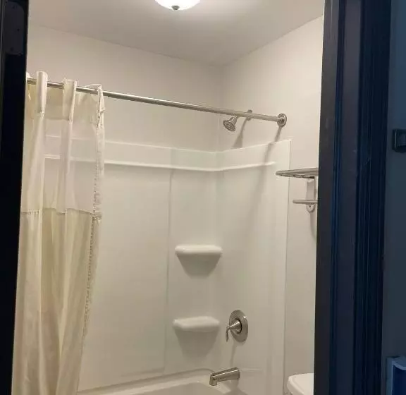 فندق Deerfield Inn