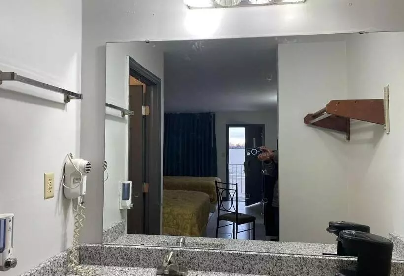 فندق Deerfield Inn