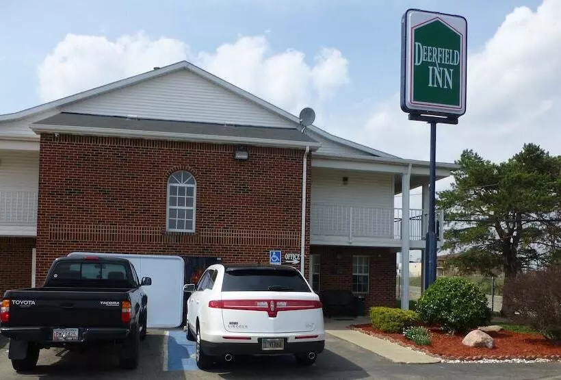 ホテル Deerfield Inn