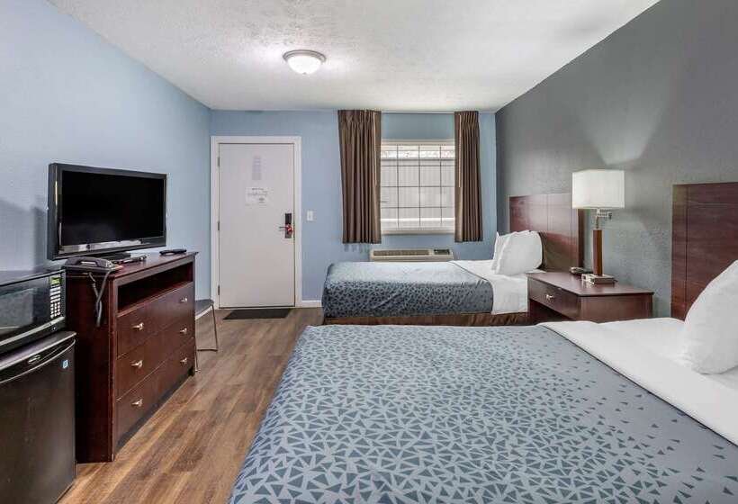 هتل Econo Lodge Inn & Suites South