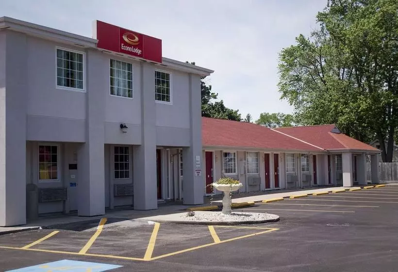 בית מלון כפרי Econo Lodge Inn & Suites South