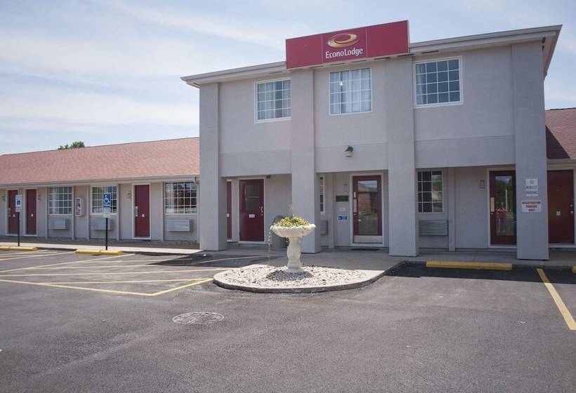 هتل Econo Lodge Inn & Suites South