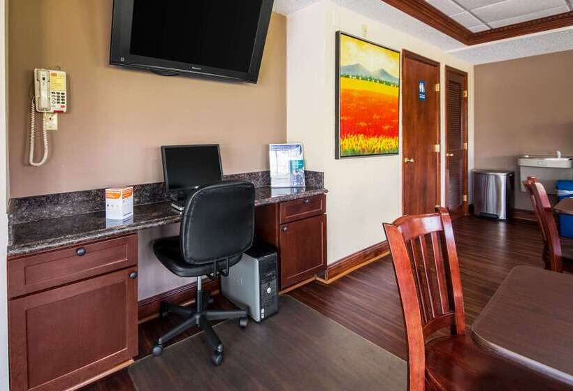 فندق Econo Lodge