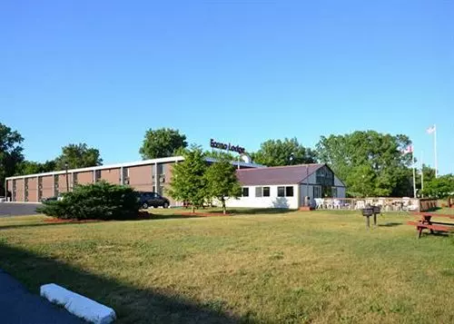 هتل Econo Lodge 1000 Islands