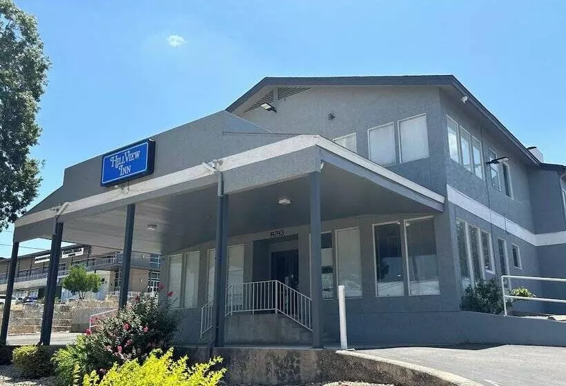 בית מלון כפרי Hillview Inn At Six Flags Fiesta