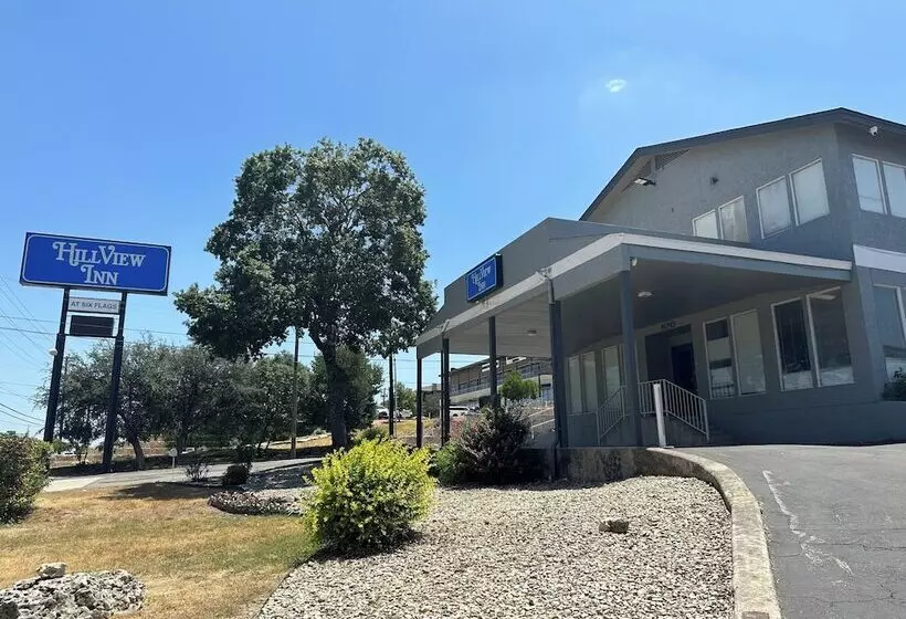בית מלון כפרי Hillview Inn At Six Flags Fiesta