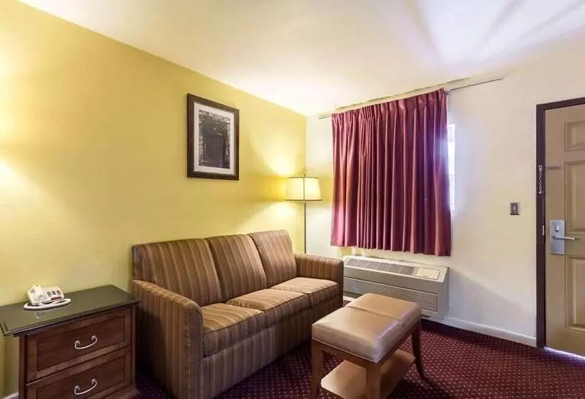 בית מלון כפרי Hillview Inn At Six Flags Fiesta