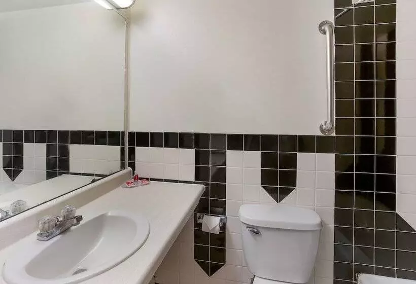 Отель Malone Inn