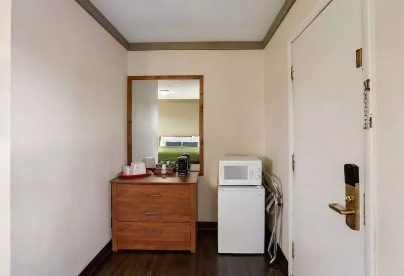 Отель Malone Inn