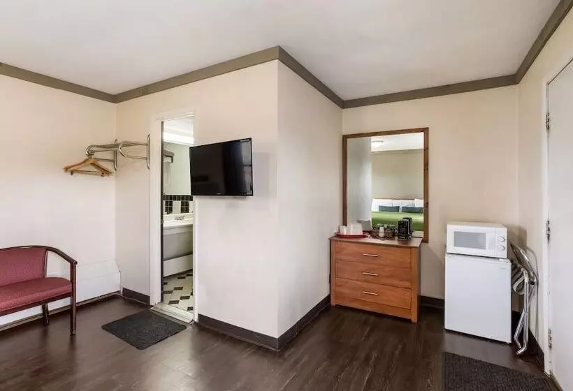 Отель Malone Inn