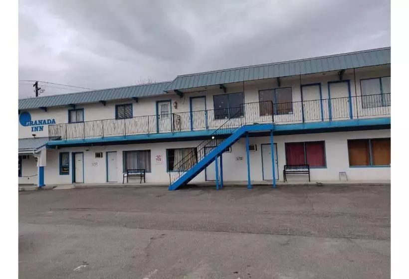 בית מלון כפרי Penticton Granada Inn