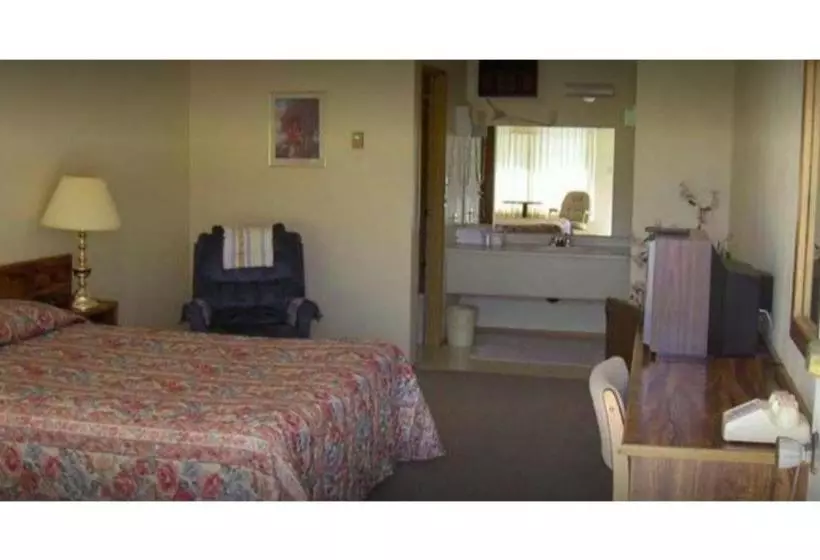 בית מלון כפרי Penticton Granada Inn