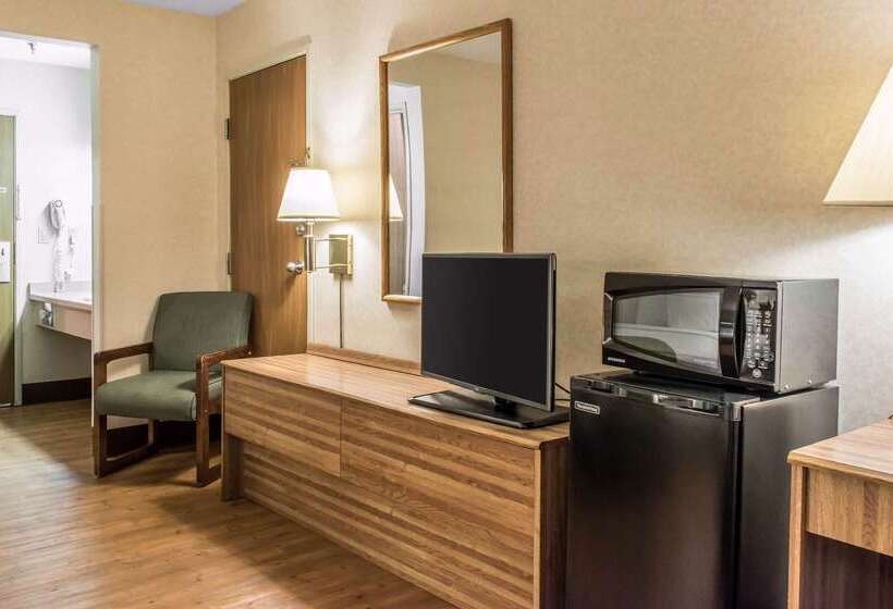 ホテル Quality Inn Arena