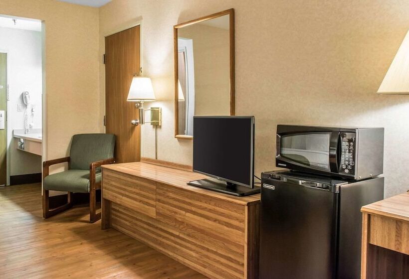 ホテル Quality Inn Arena