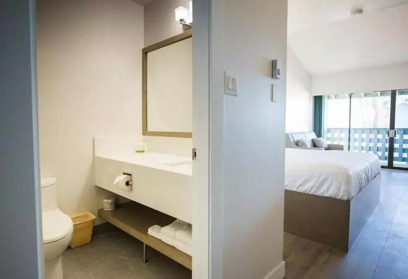 酒店 Sand Pebbles Inn