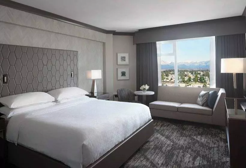 בית מלון כפרי Sheraton Vancouver Guildford