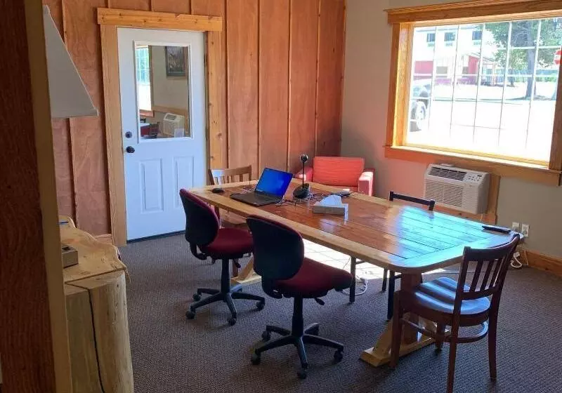 هتل White Buffalo