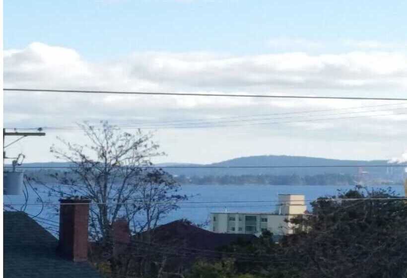 Motel Port O Call Inn