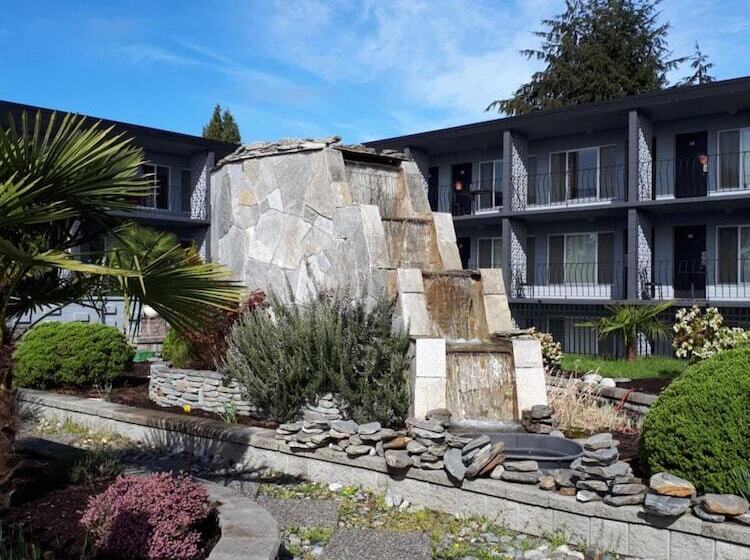 Motel Port O Call Inn