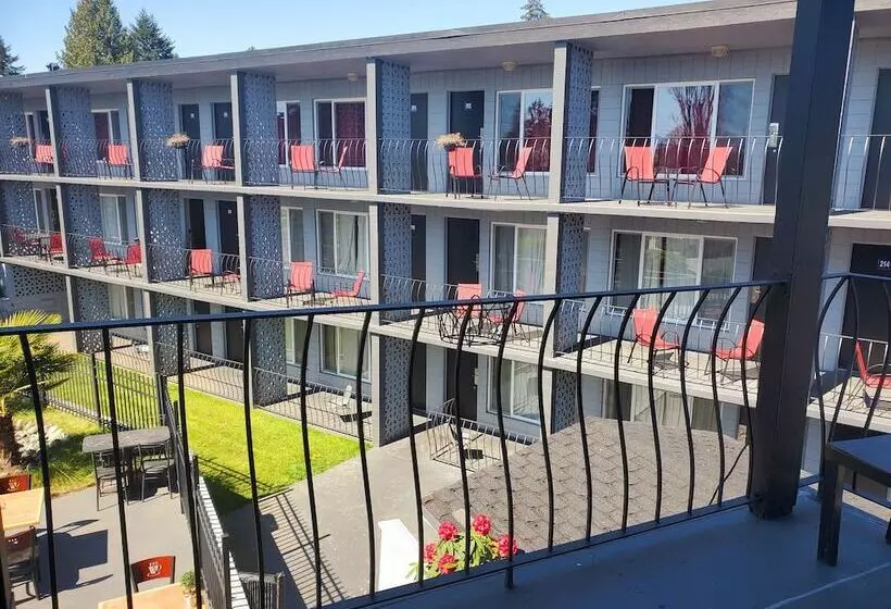 Мотель Port O Call Inn