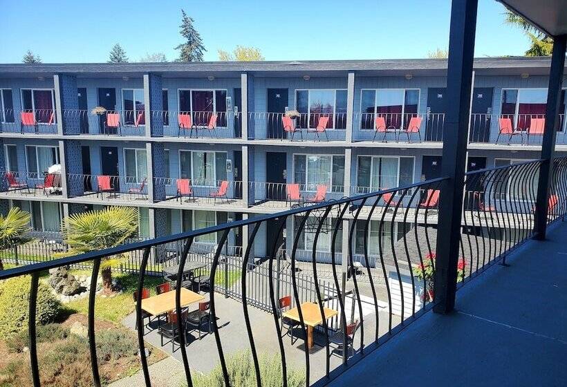 Motel Port O Call Inn