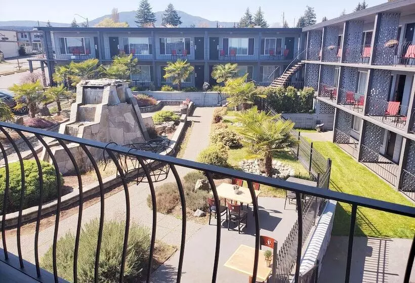 Мотель Port O Call Inn