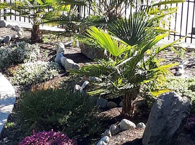 Motel Port O Call Inn