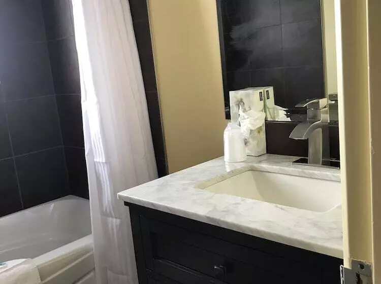 Мотель Port O Call Inn