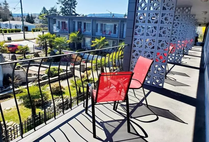 Мотель Port O Call Inn