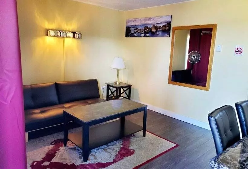 Мотель Port O Call Inn