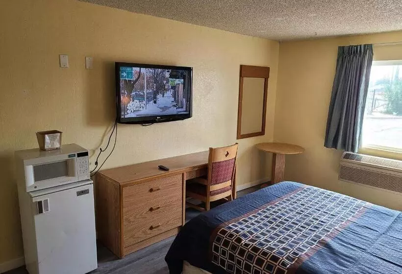 فندق على الطريق Travelodge By Wyndham Stockton