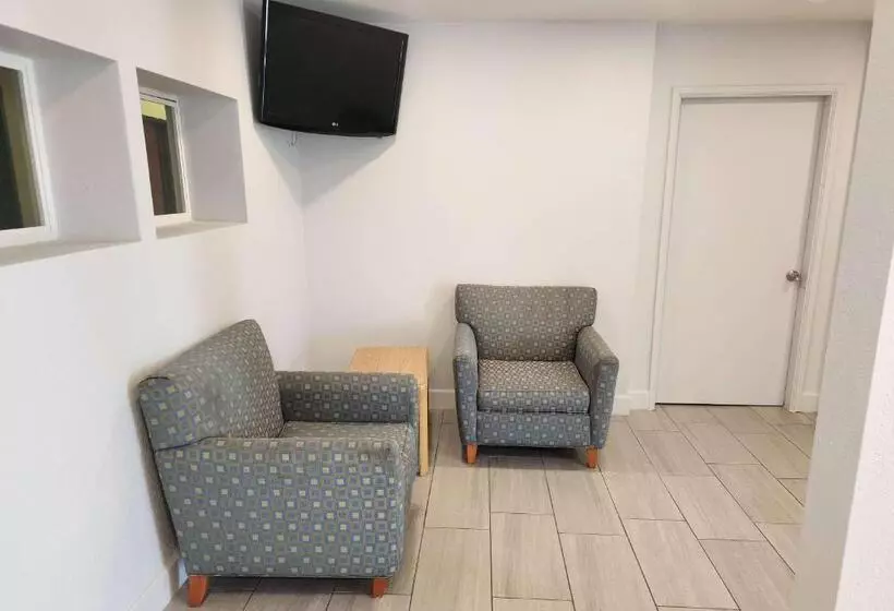 فندق على الطريق Travelodge By Wyndham Stockton