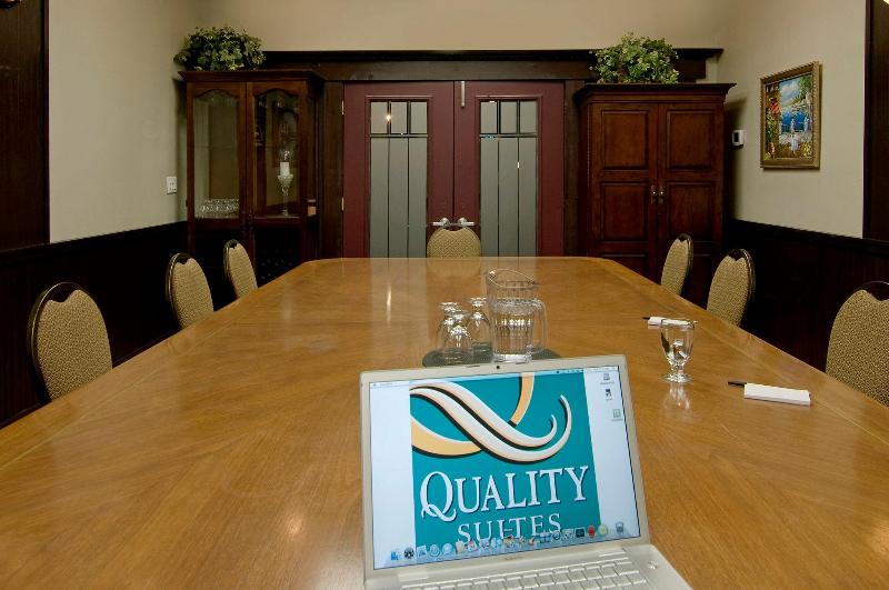 Quality Hotel Airport & Conference Centre