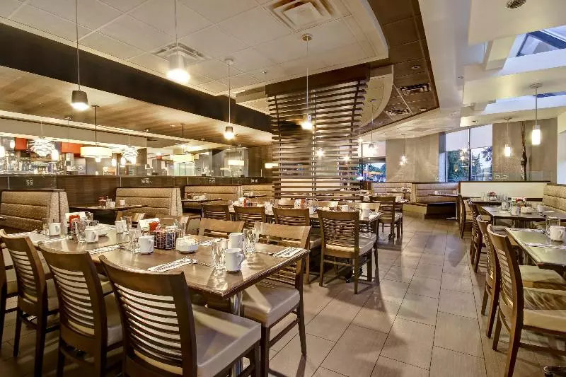 酒店 Holiday Inn & Suites Windsor Ambassador Bridge By Ihg