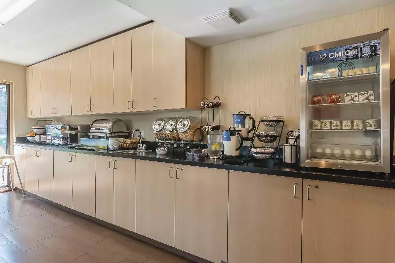 호텔 Ramada By Wyndham Kingston