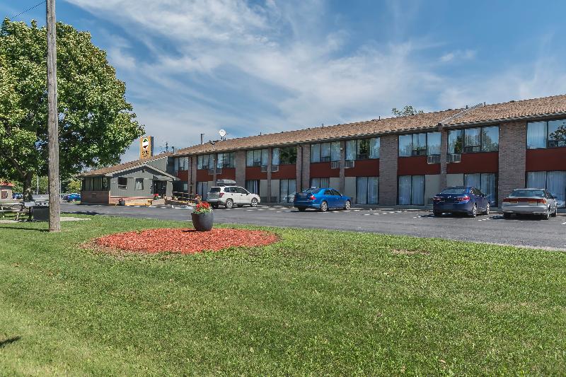 هتل Ramada By Wyndham Kingston