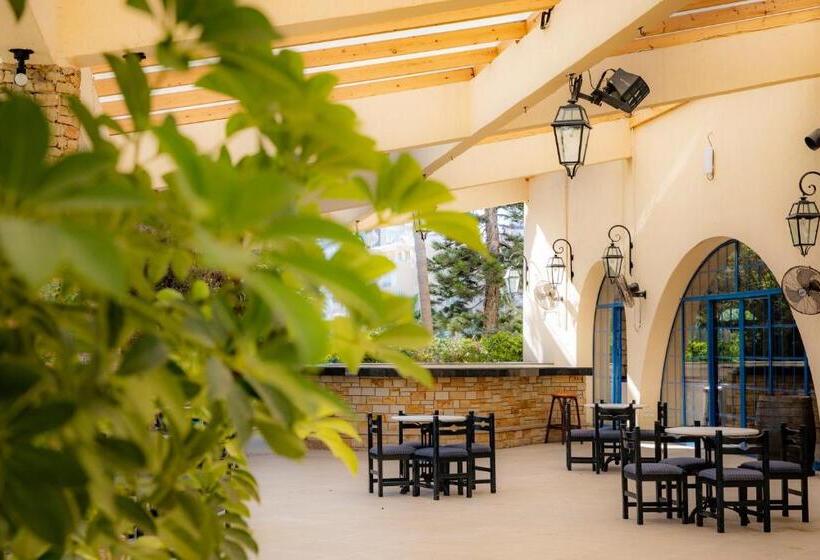 هتل Navarria Blue