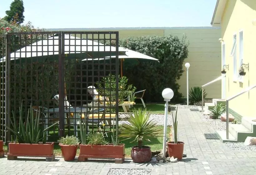 هتل Pension d'Avignon