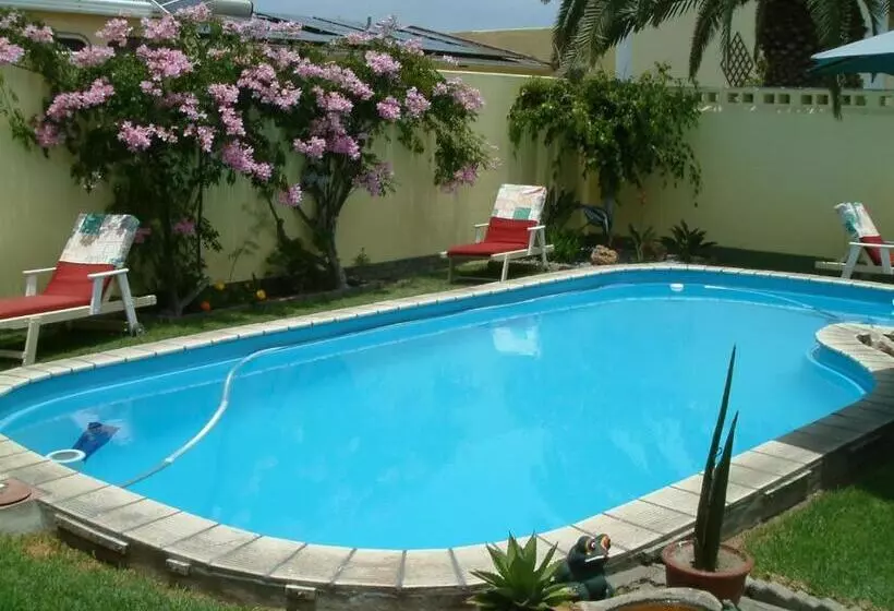 هتل Pension d'Avignon