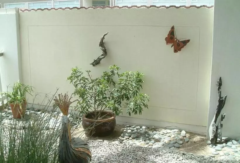 هتل Pension d'Avignon