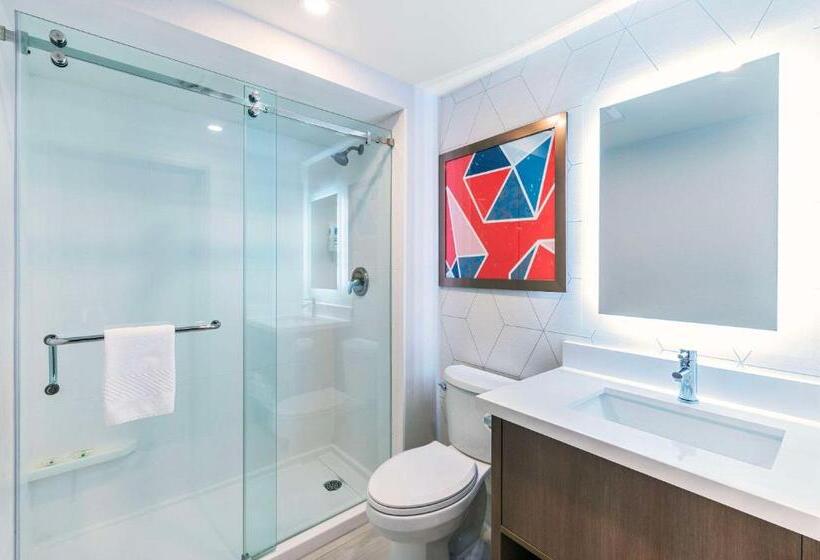 هتل Comfort Suites