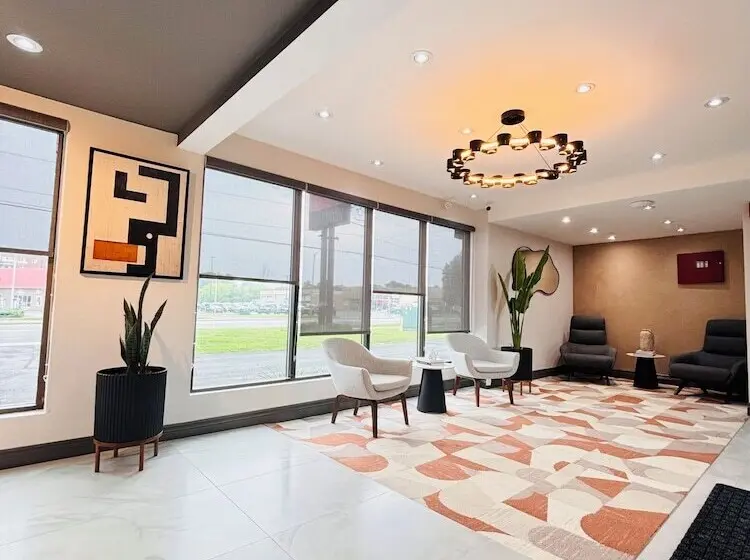 هتل Ramada By Wyndham Kingston