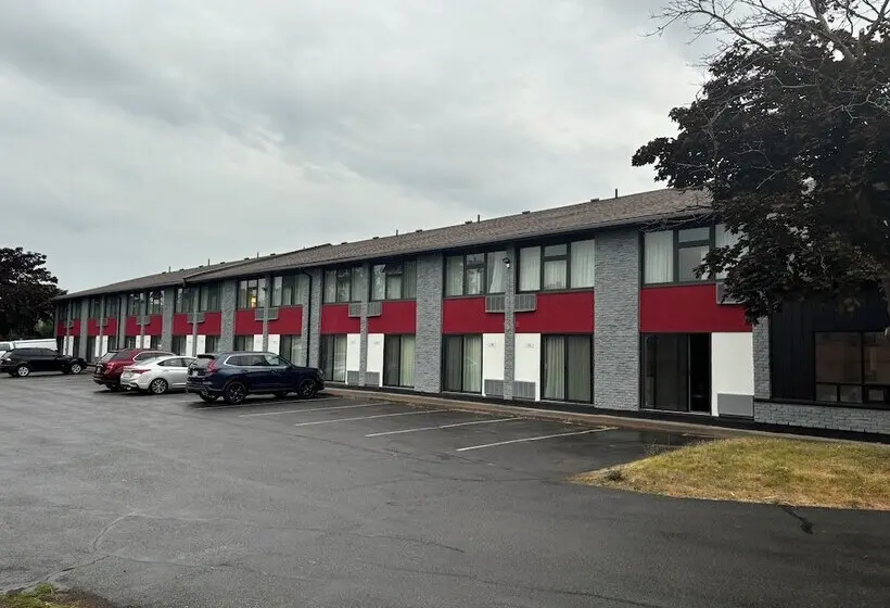 هتل Ramada By Wyndham Kingston