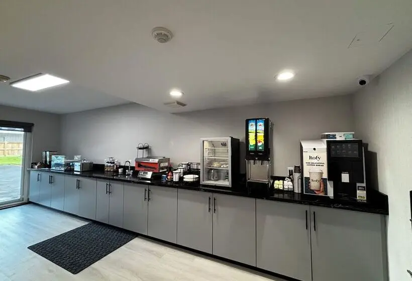 هتل Ramada By Wyndham Kingston