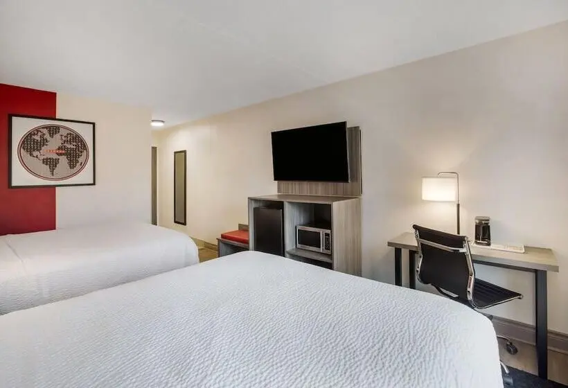 هتل Ramada By Wyndham Kingston
