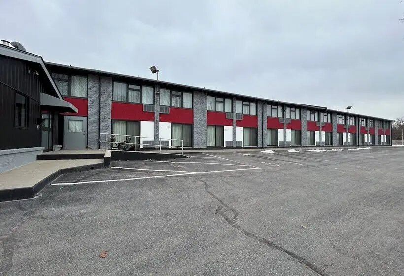 هتل Ramada By Wyndham Kingston